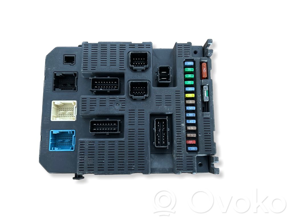 Peugeot 3008 I Fuse module 