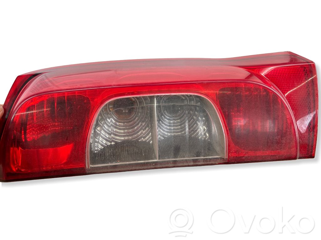 Citroen Nemo Aizmugurējais lukturis virsbūvē 