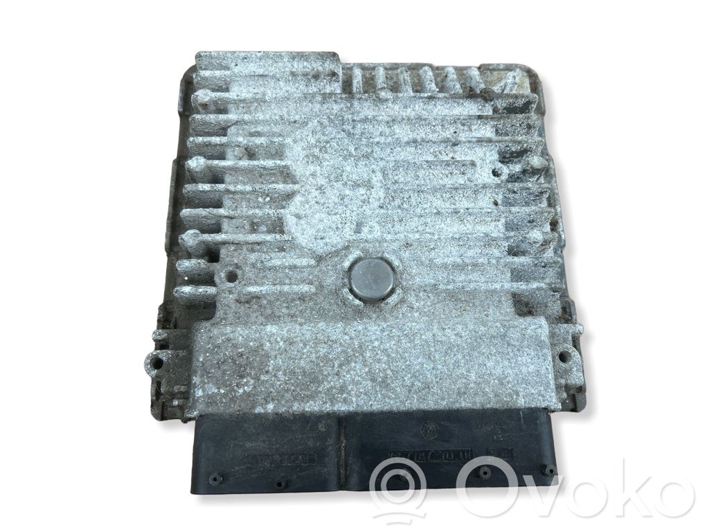 Volkswagen Golf VI Engine control unit/module 