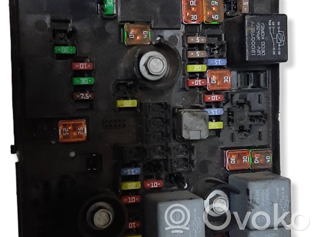 Opel Corsa E Saugiklių dėžė (komplektas) 