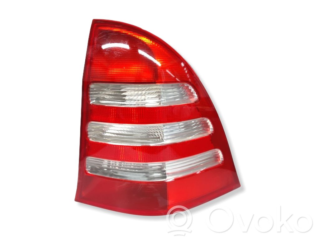 Mercedes-Benz C W203 Lampă spate în caroserie 