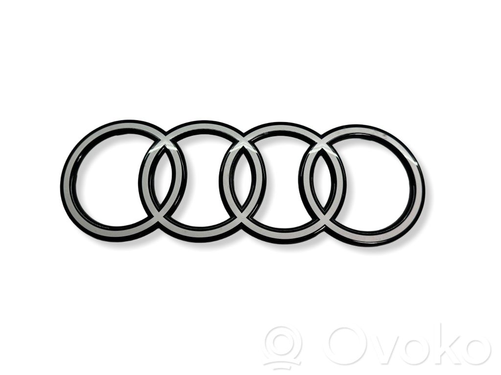 Audi Q8 Gamintojo ženkliukas 