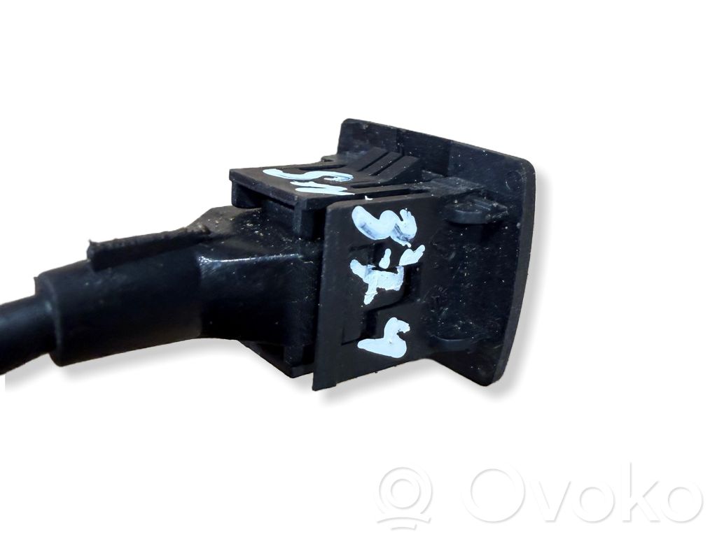 Enchufe conector USB   A1728200515