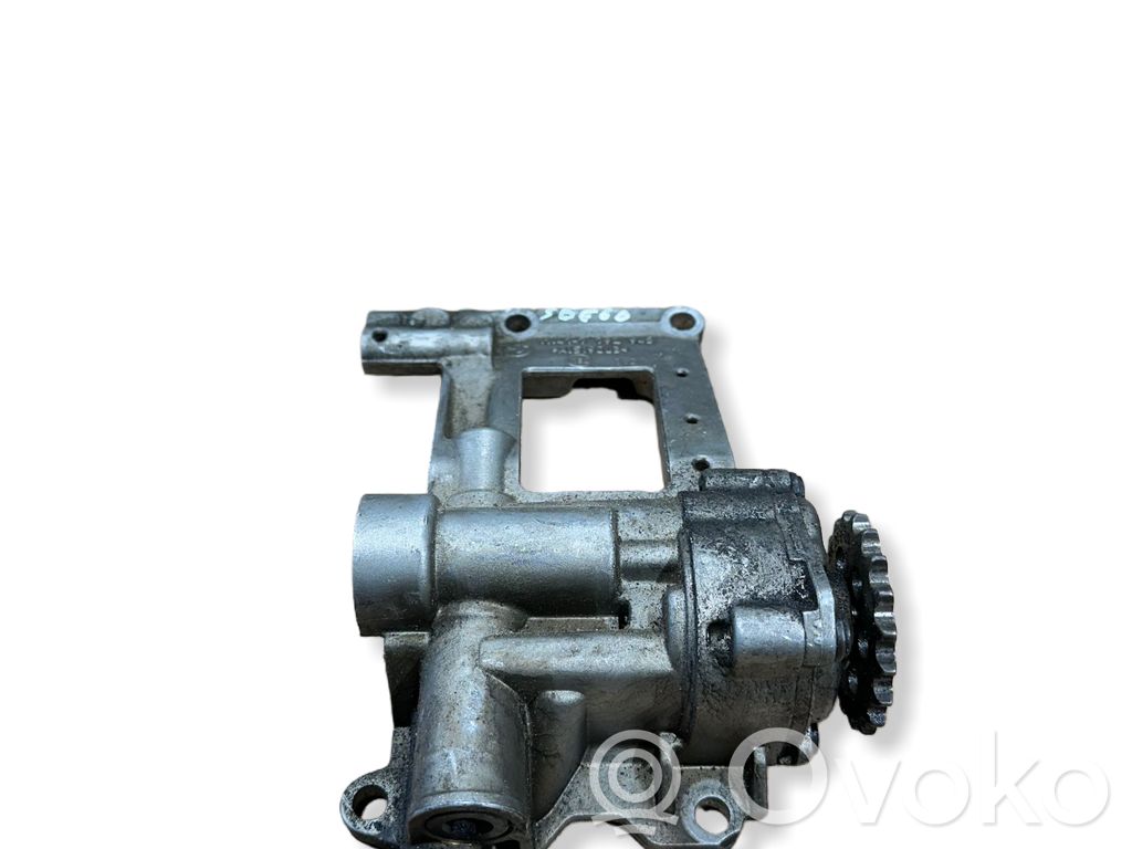 BMW 5 E60 E61 Oil pump 