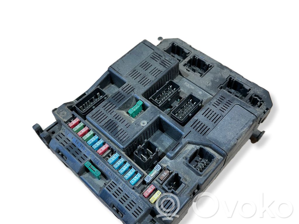 Peugeot 307 Fuse module 