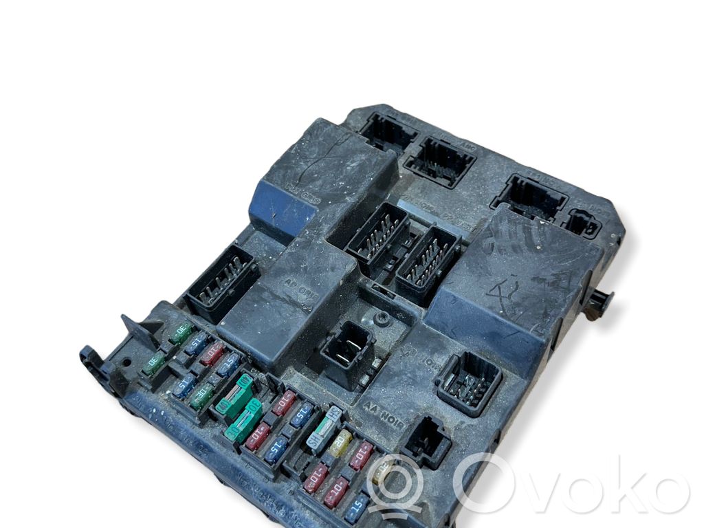 Peugeot 307 Fuse module 