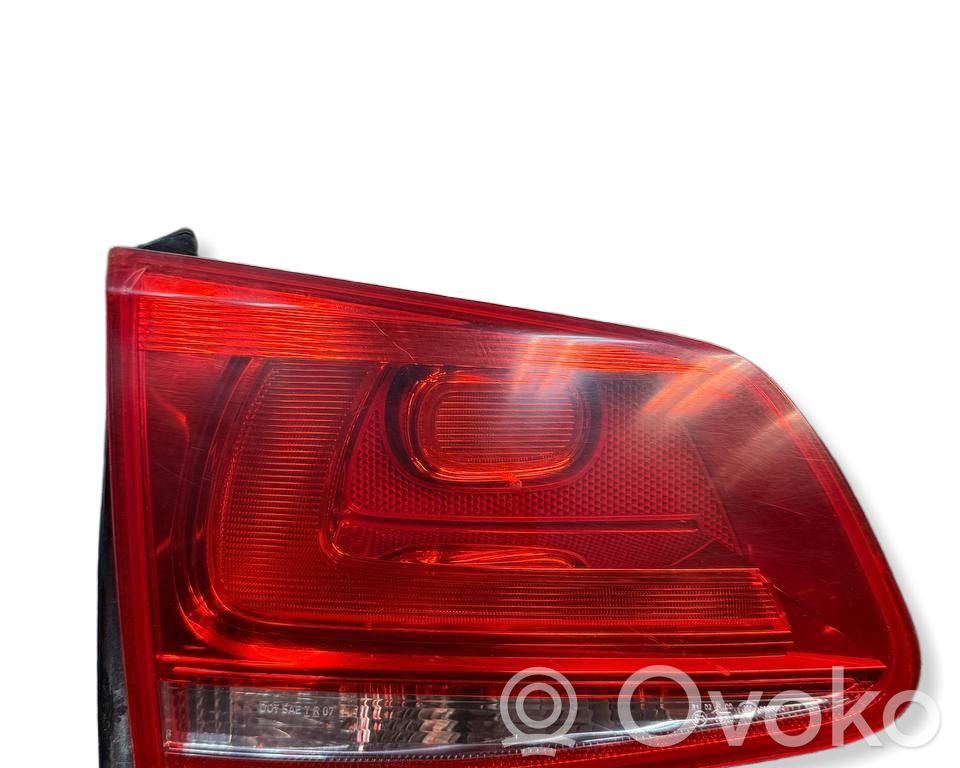 Volkswagen Touareg II Lampă spate în capacul portbagajului 
