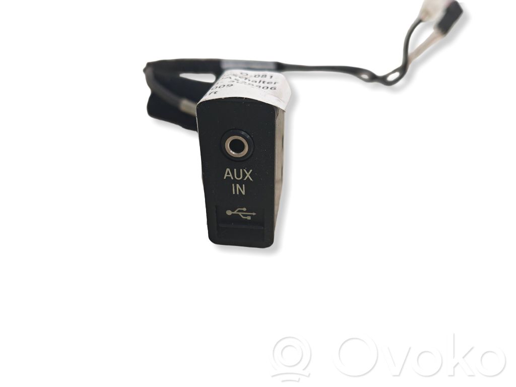 AUX in-socket connector   9187009,13318810,3D076114