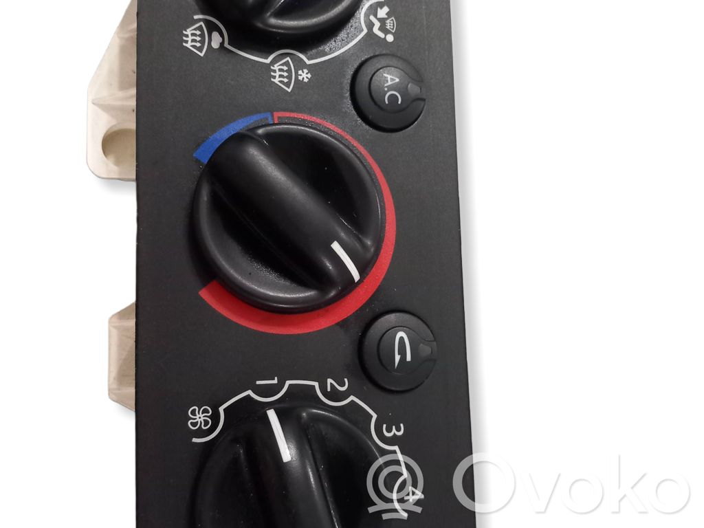 Renault Master II Unidad de control climatización 