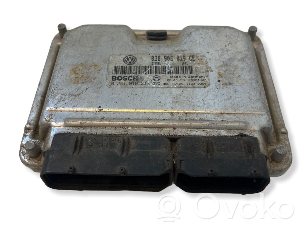 Volkswagen PASSAT B5 Engine control unit/module 