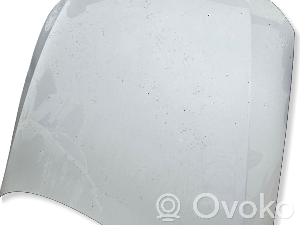 Капот двигателя