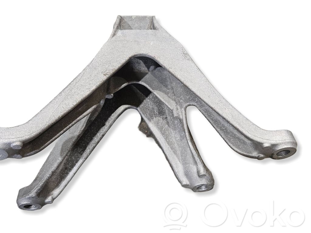 BMW 5 G30 G31 G38 Engine mounting bracket 