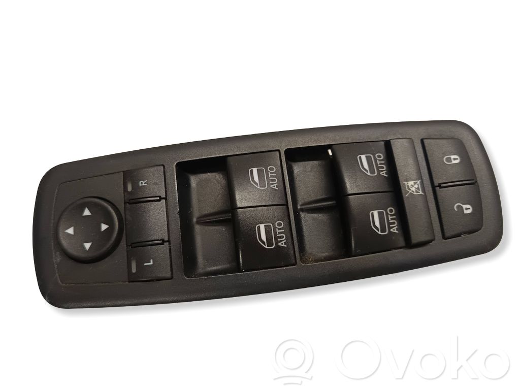 Electric window control switch   68234087AC