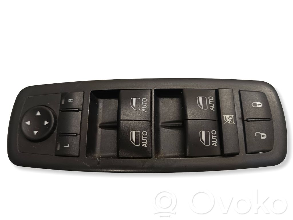 Chrysler Pacifica Electric window control switch 