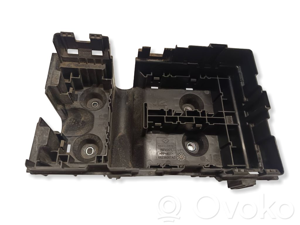 Chrysler Pacifica Fuse box set 
