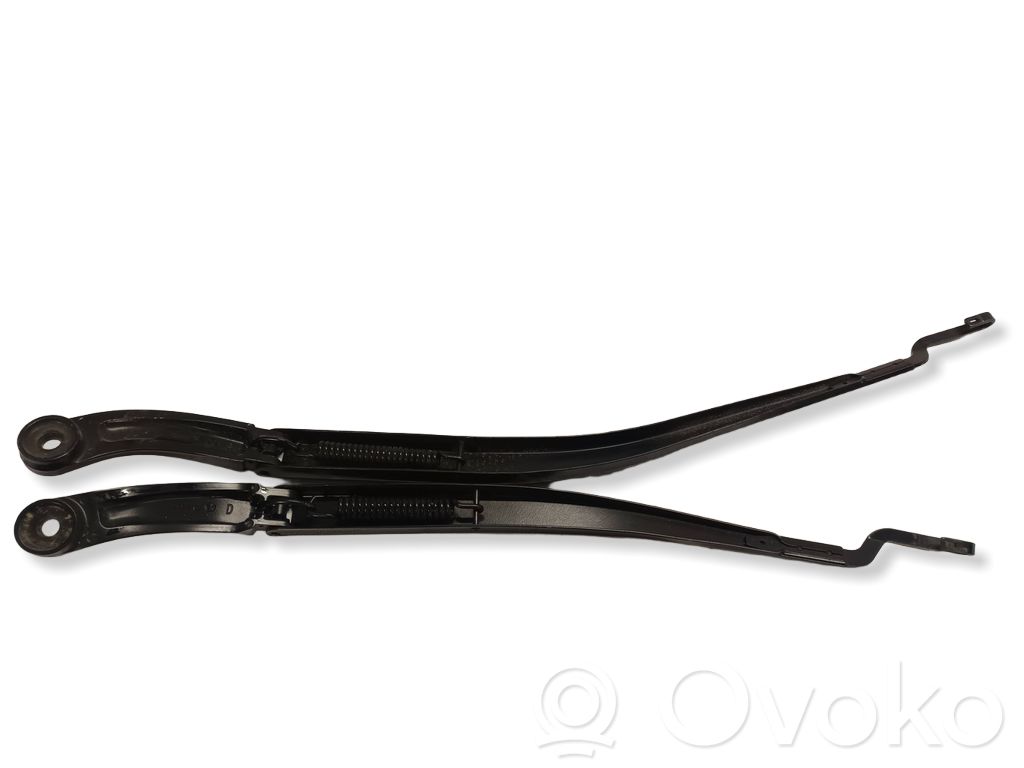 Front wiper blade arm   2586T2,2585T2
