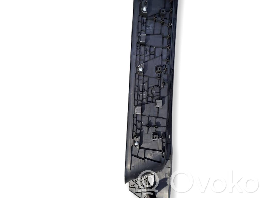 Side skirt rear trim
