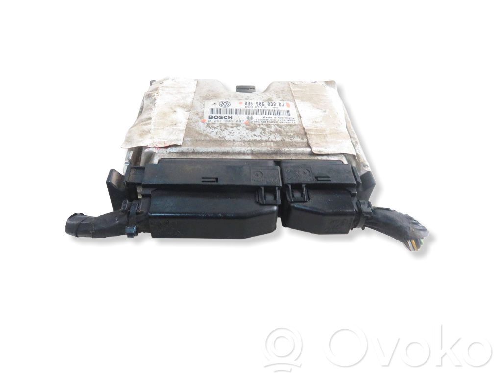 Engine control unit/module   0261208097,038906032DJ