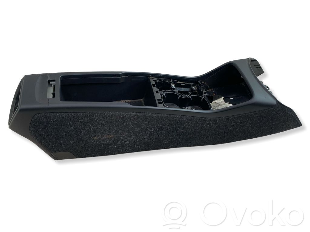 Volvo XC40 Centrinė konsolė 