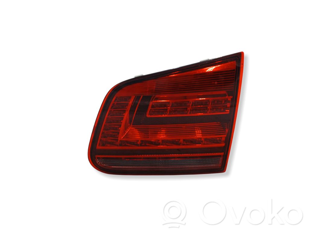 Volkswagen Tiguan Lampă spate în capacul portbagajului 