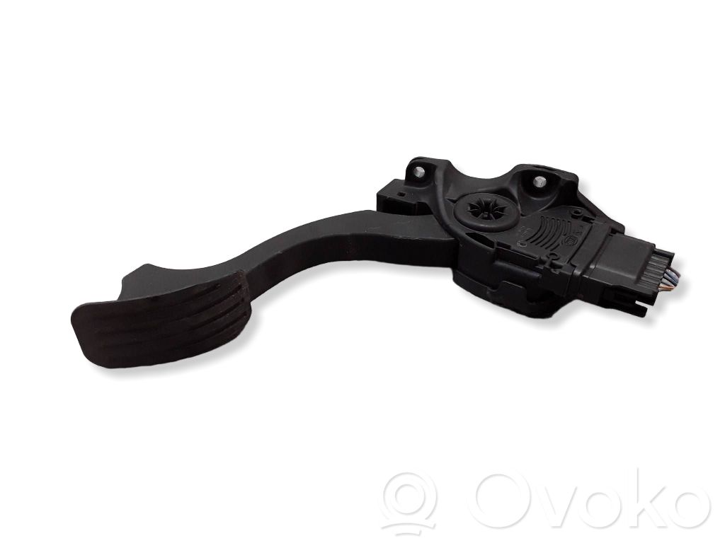 Akceleratoriaus pedalas   6G929F836RD