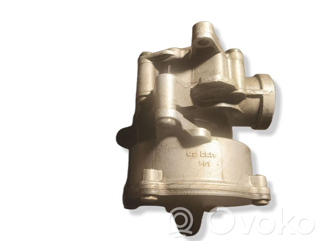 Audi A6 S6 C7 4G Oil pump 