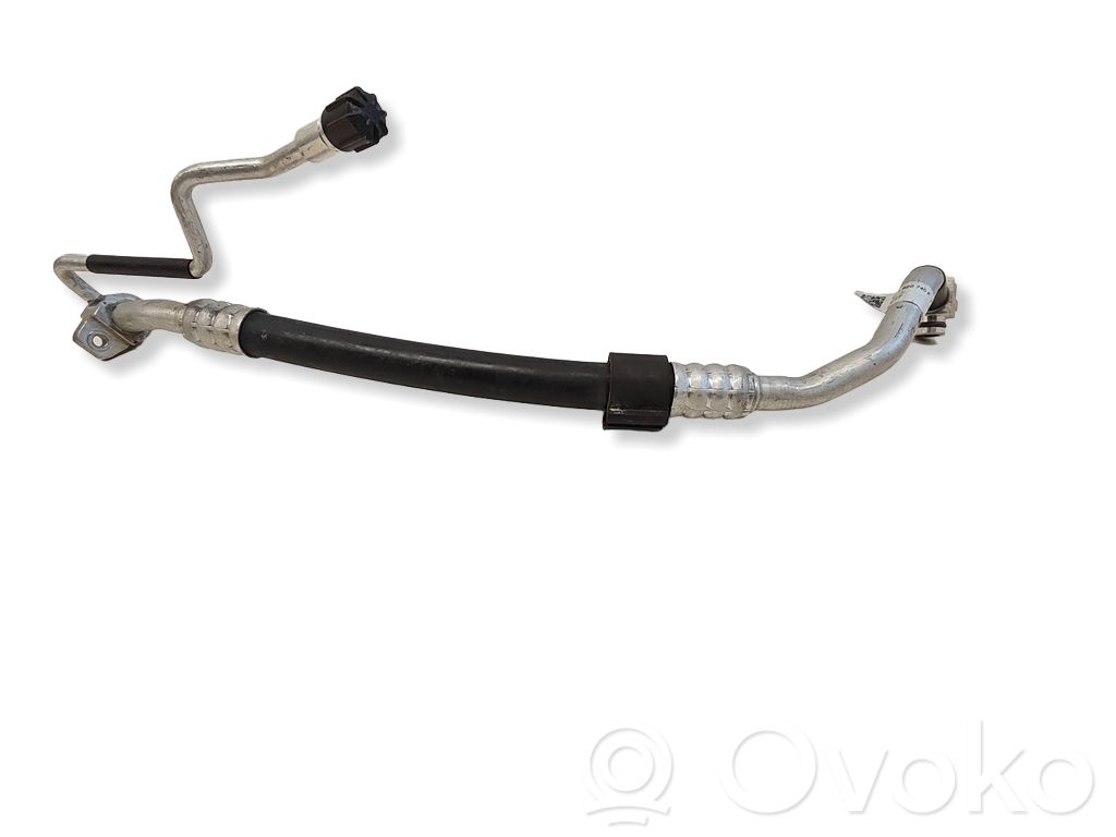 Audi A4 S4 B9 Ilmastointilaitteen putki (A/C) 
