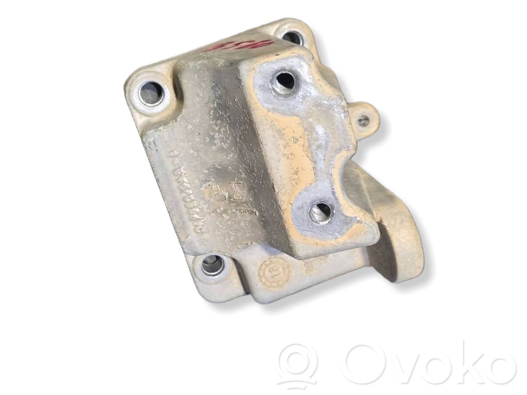 Dodge Challenger Engine mounting bracket 