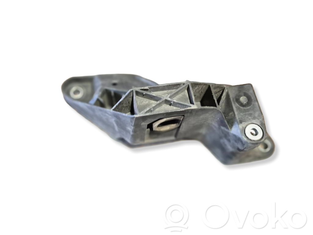Radiator mount bracket   68292238AA