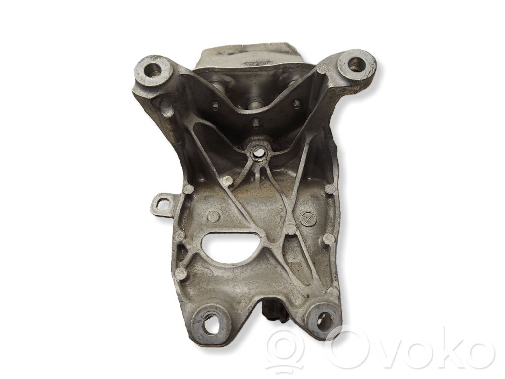Audi Q7 4M Engine mounting bracket 