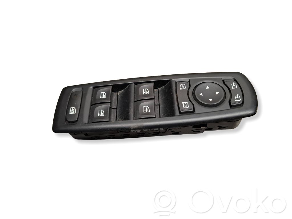 Renault Megane III Electric window control switch 