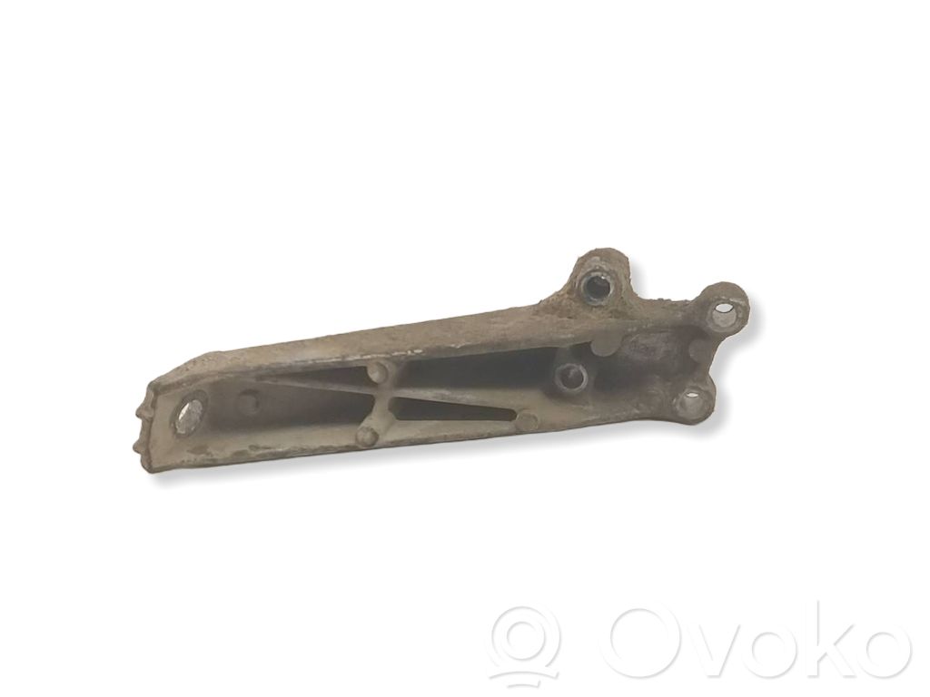Engine mounting bracket   1127099
