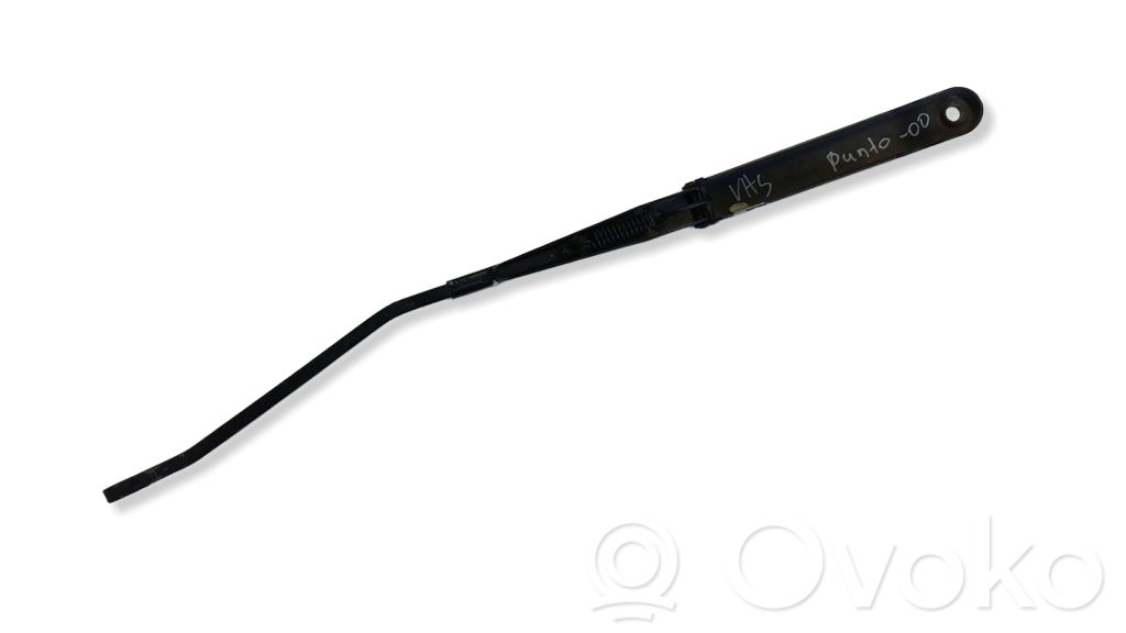Fiat Punto (188) Front wiper blade arm 