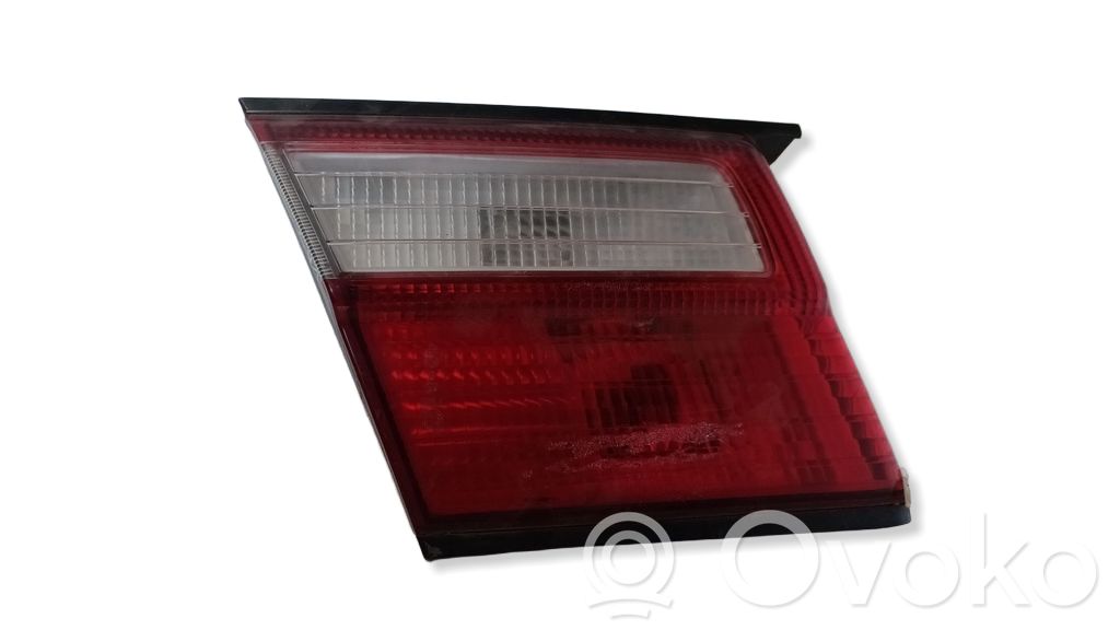 Nissan Almera Takaluukun takavalot 