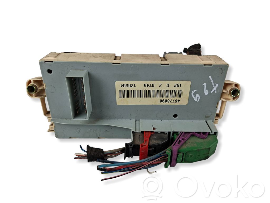 Fiat Stilo Juego de caja de fusibles 