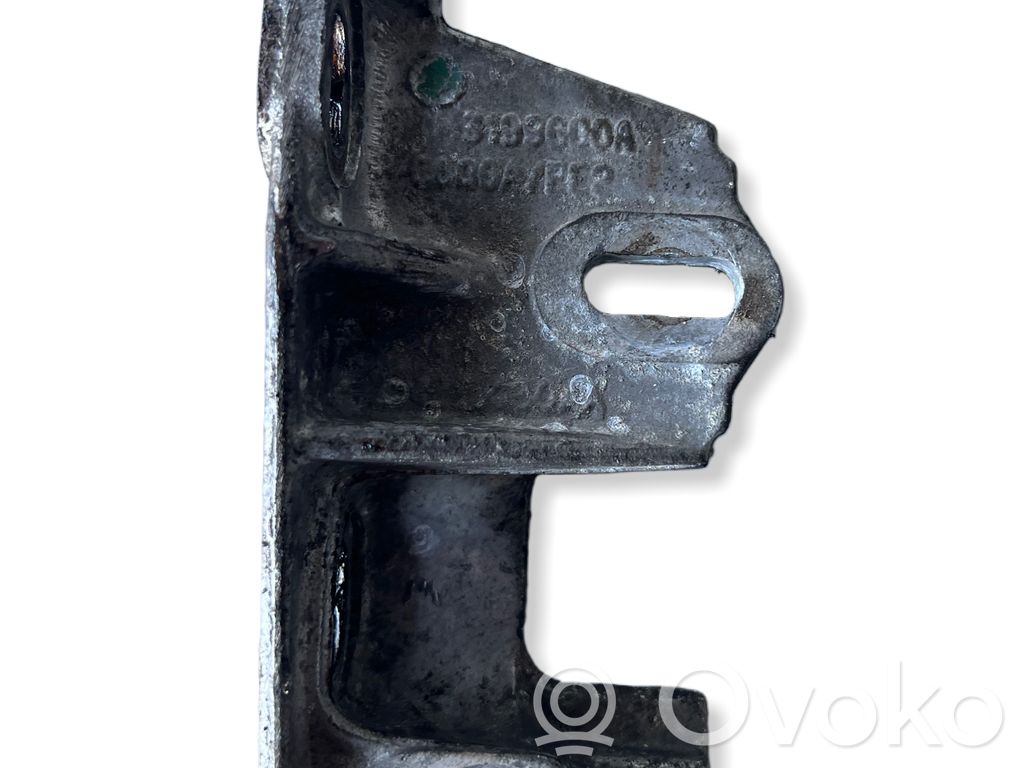 Engine mounting bracket   7M3199600A,7M3199600