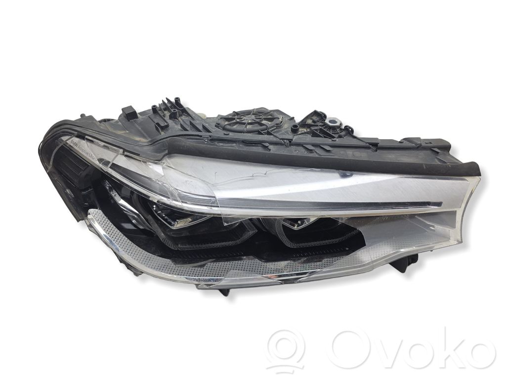 BMW 5 G30 G31 G38 Lampa przednia 