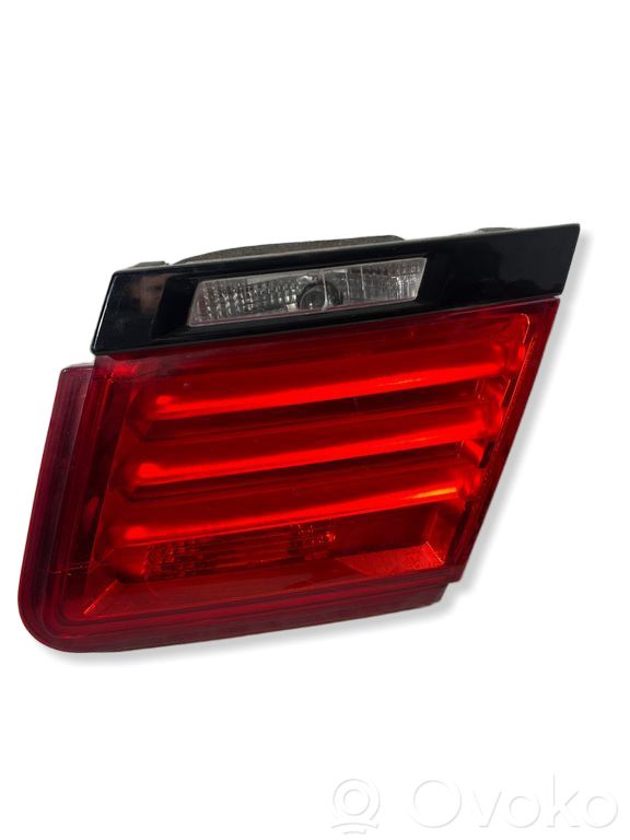 Lampy tylnej klapy bagażnika   7182206,HKE01T2RH