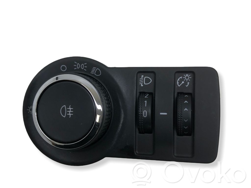 Opel Astra J Light switch 