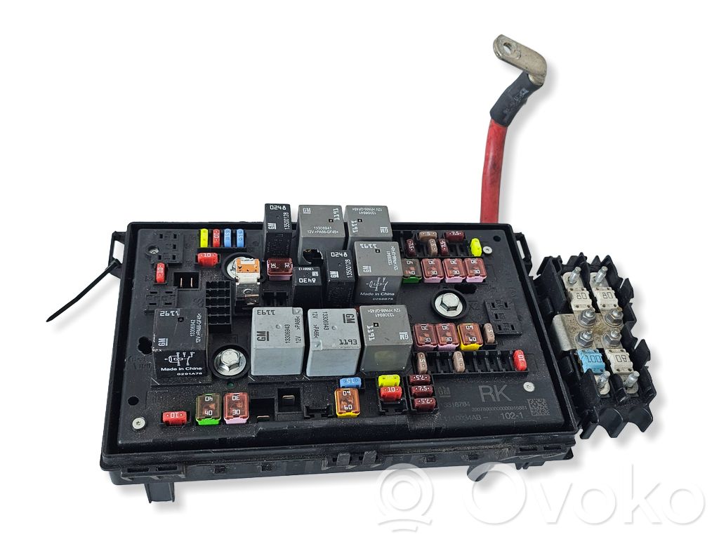 Opel Astra J Fuse module 