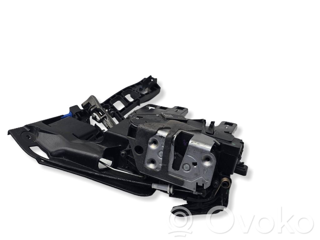 Ford Fiesta Priekšpusē slēdzene 