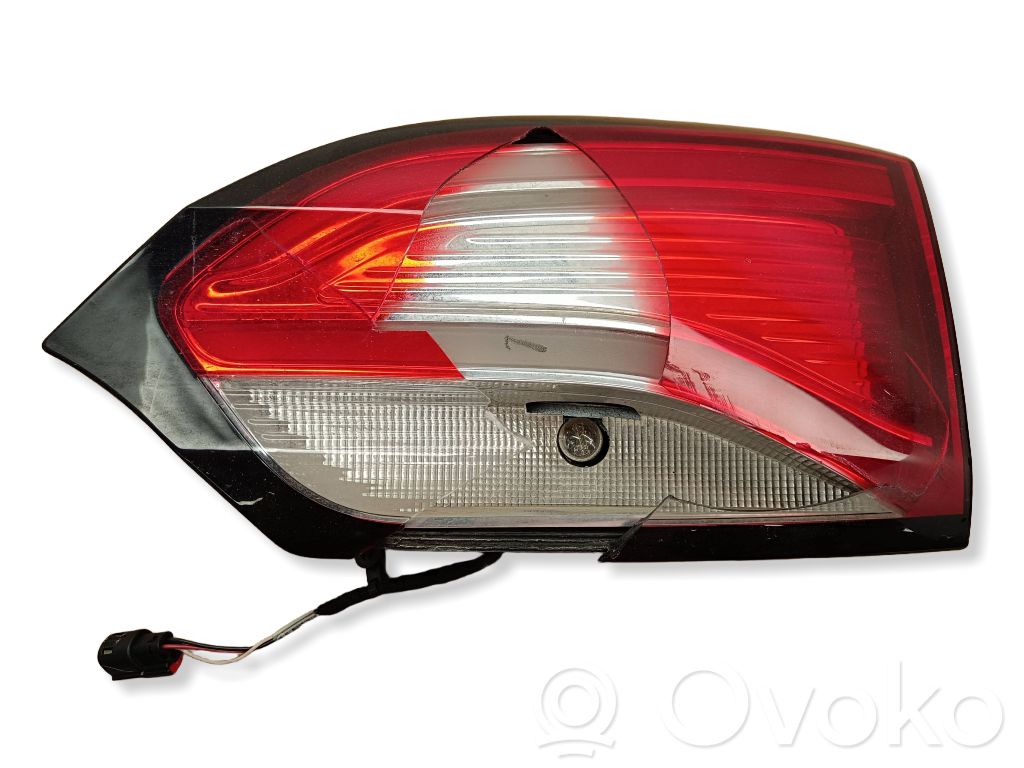 Chrysler Pacifica Lampy tylnej klapy bagażnika 