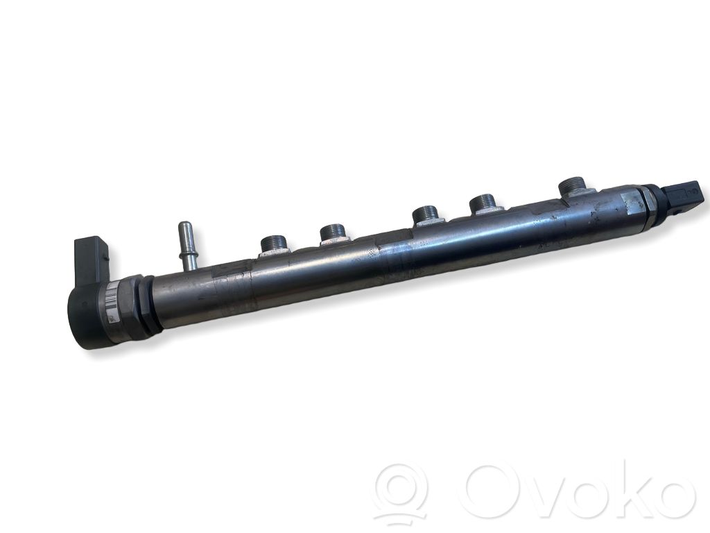 BMW 3 F30 F35 F31 Listwa wtryskowa 