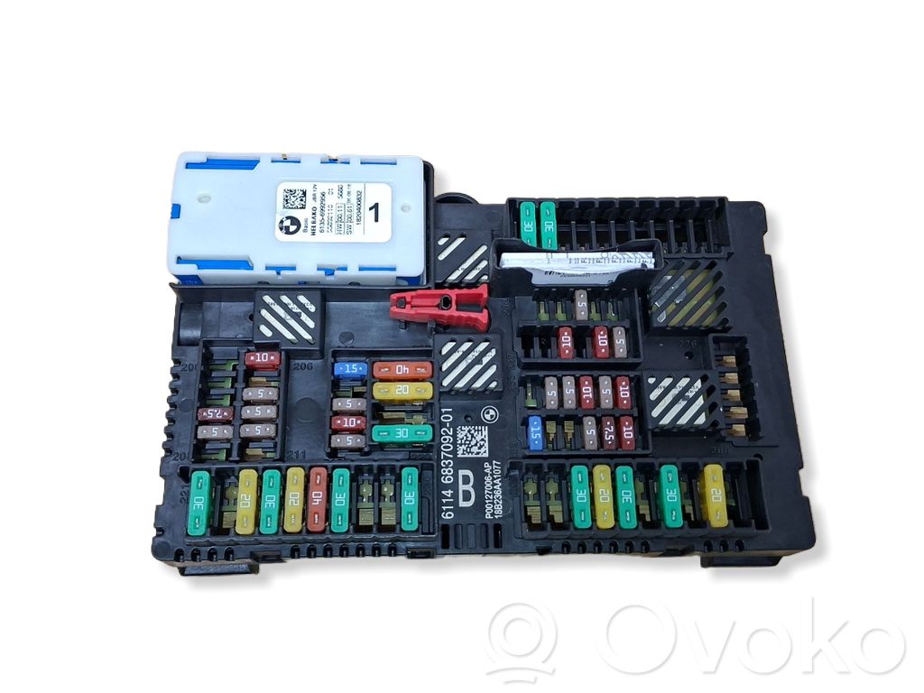 BMW 5 G30 G31 G38 Ramka / Moduł bezpieczników 