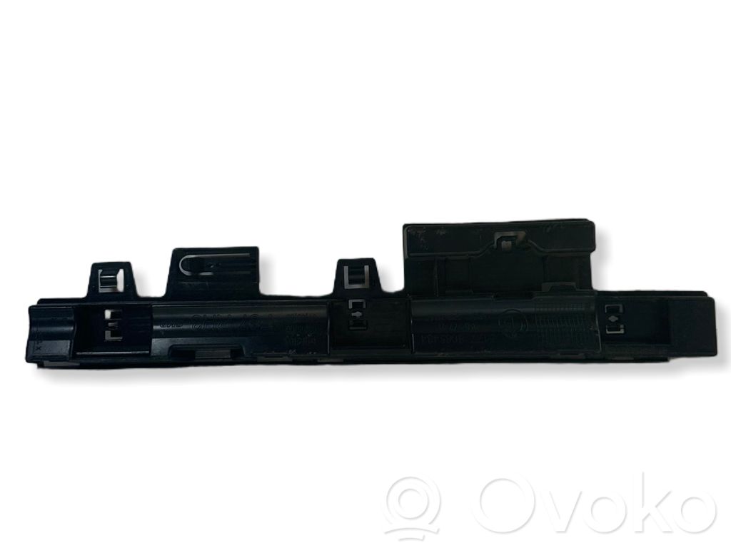 BMW M2 F87 Ślizg listwy progowej 