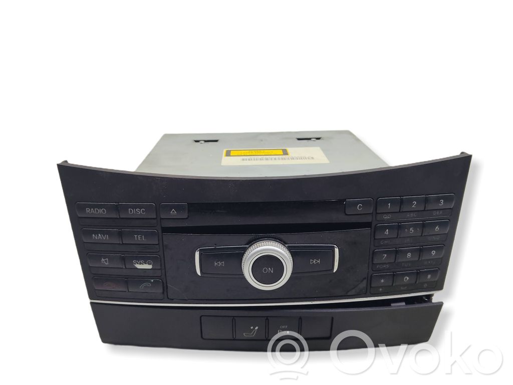 Mercedes-Benz E W212 Panel / Radioodtwarzacz CD/DVD/GPS 