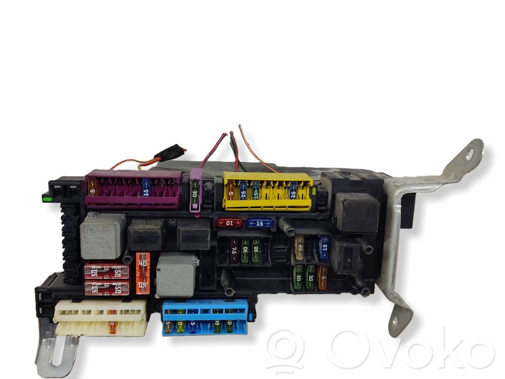 Mercedes-Benz E W212 Fuse module 