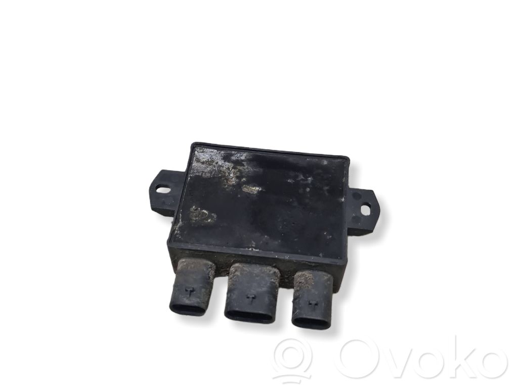 Unité de commande / module de hayon   J8A214E113AA,E64738103