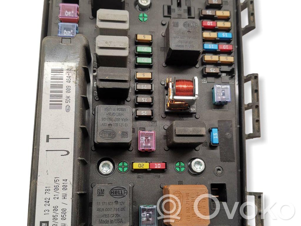 Opel Astra H Fuse module 