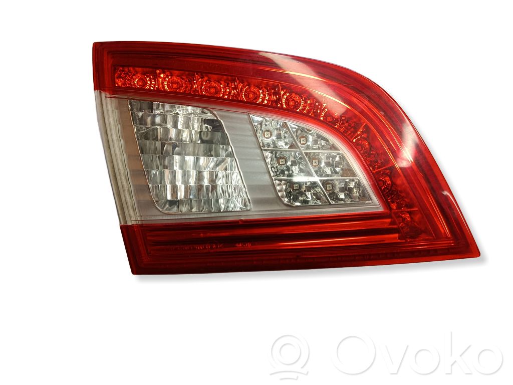 Peugeot 508 RXH Lampy tylnej klapy bagażnika 
